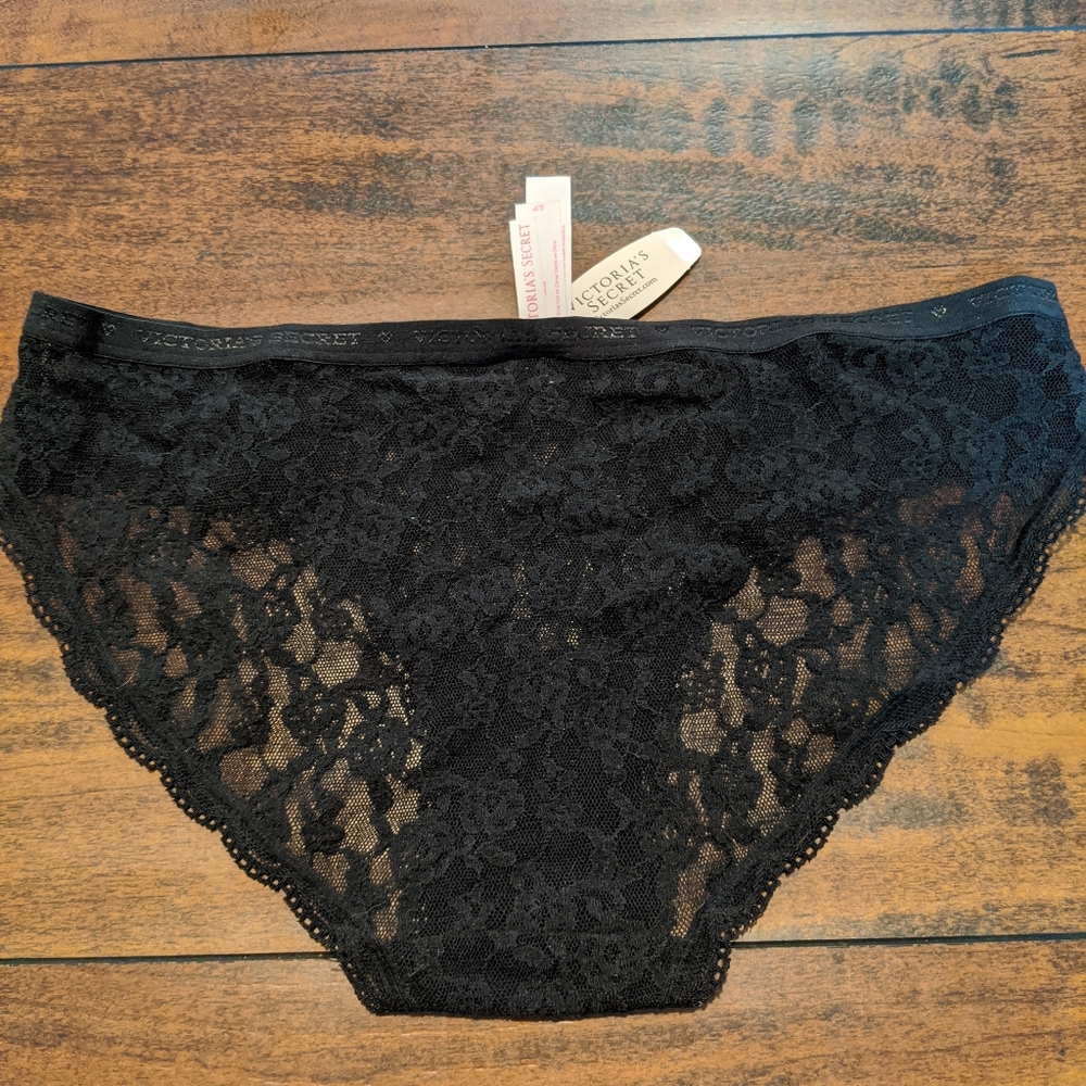 Victoria's Secret thong bundle NWT - Picture 4 of 7